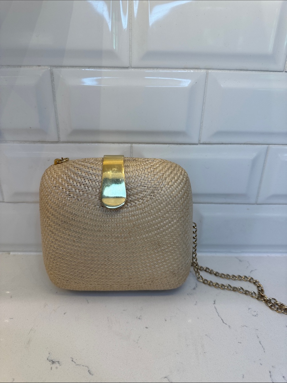Vintage Woven Straw Crossbody Bag with Gold Chain - Natural